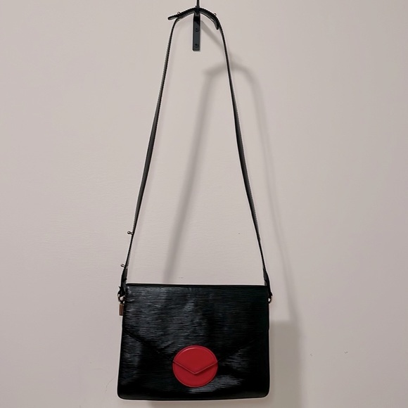 Louis Vuitton Black Epi Red Bullet Shoulder Bag - Picture 3 of 16